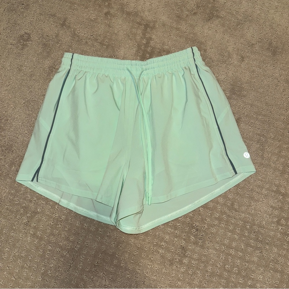 Lululemon Pace Rival Short 3 inch - Size 6